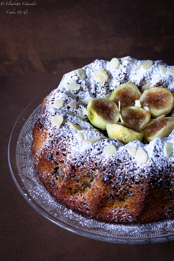 Ciambella di fichi e cioccolato fondente