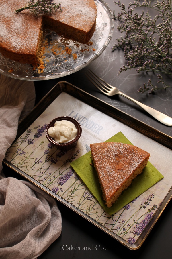 Torta con lavanda