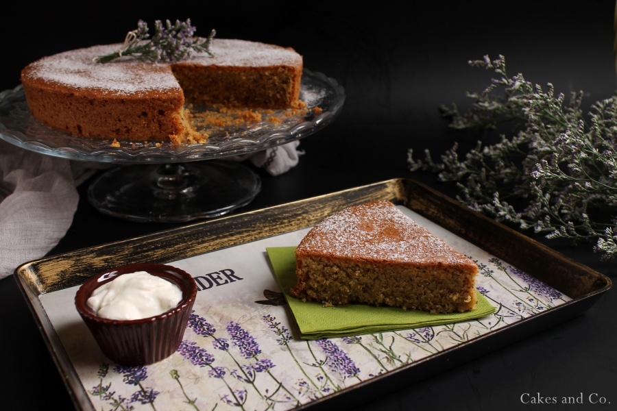 Torta con lavanda