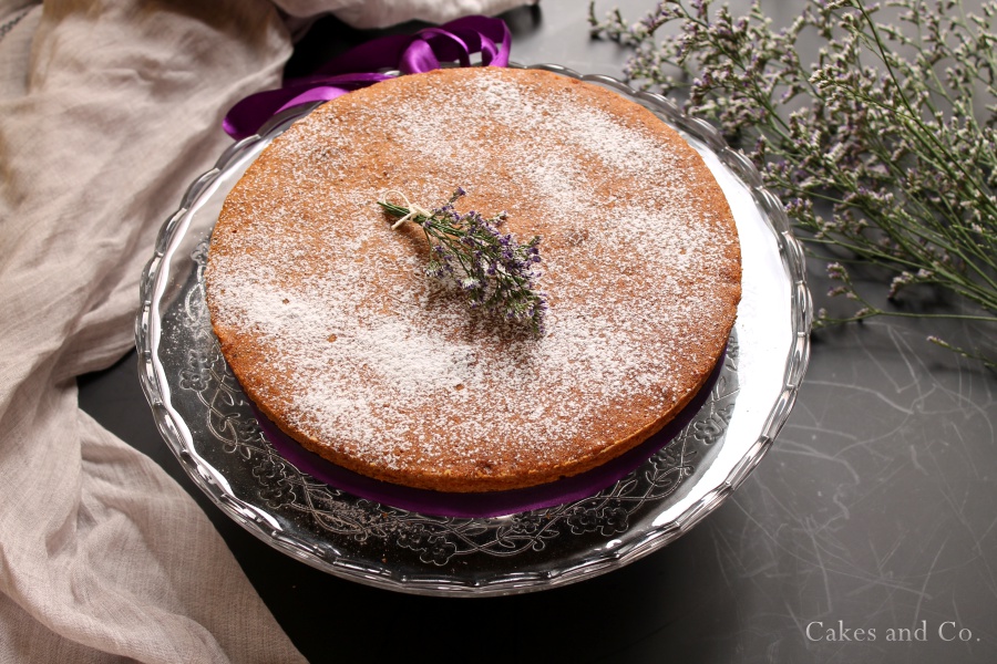 Torta con lavanda