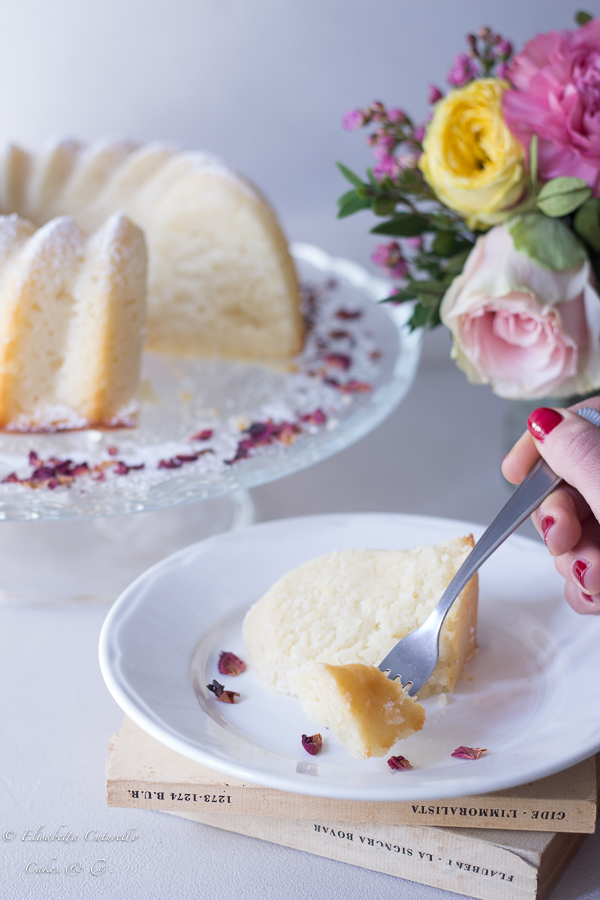 Ciambella all'acqua limone e cioccolato bianco