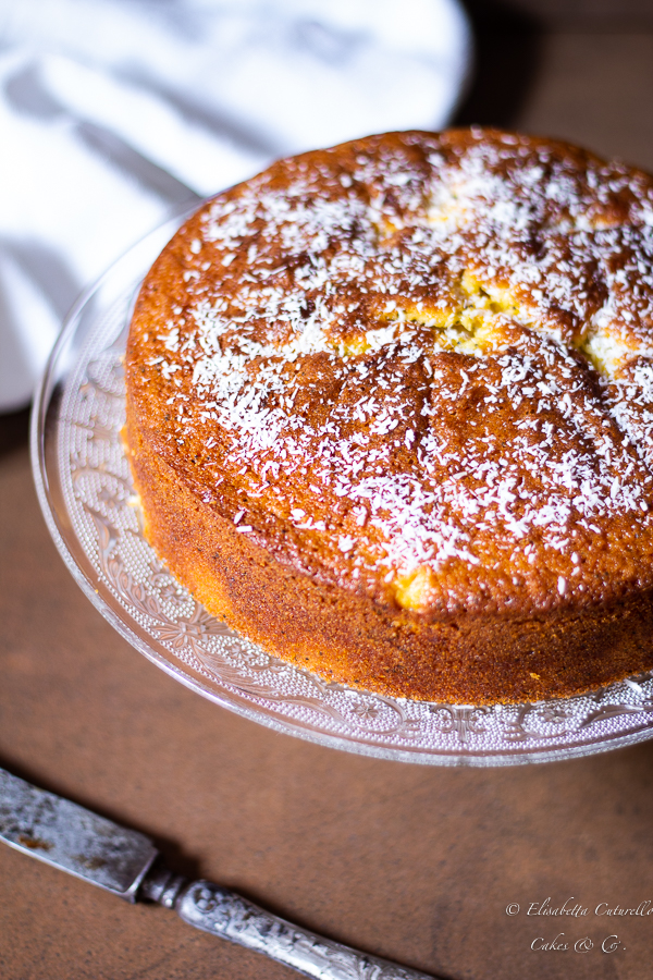 Torta alle pesche cocco e semi di papavero