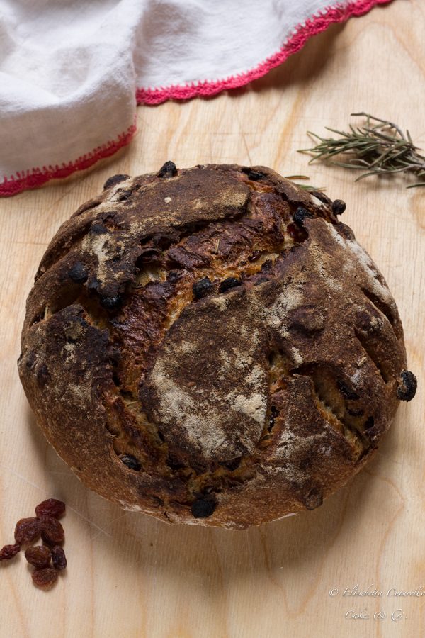 Pane semintegrale uvetta e rosmarino con farina Senatore Cappelli Monte Sante Marie