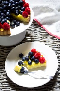 Crostata alla frutta mandorle e crema pasticcera