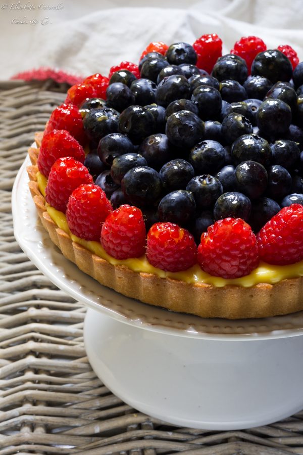 Crostata alla frutta mandorle e crema pasticcera