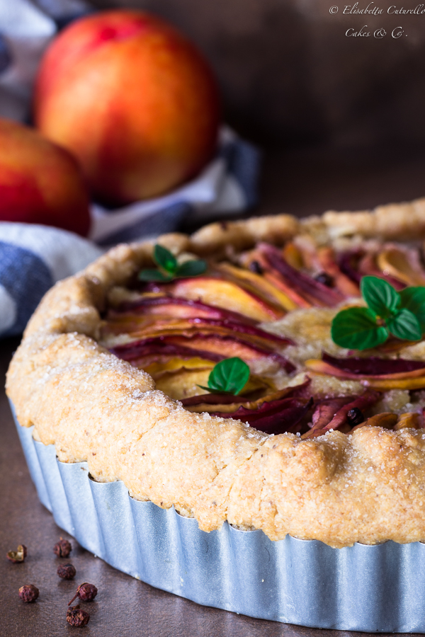 Galette alle pesche e crema frangipane al DìWine