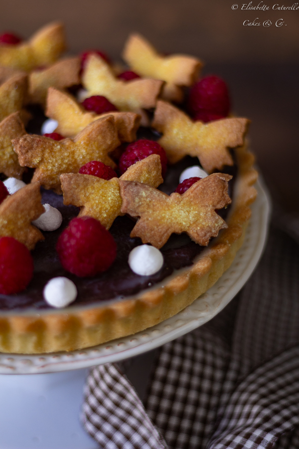 Crostata con confettura di mirtilli rossi e ganache al cioccolato fondente